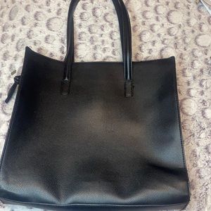Black tote bag